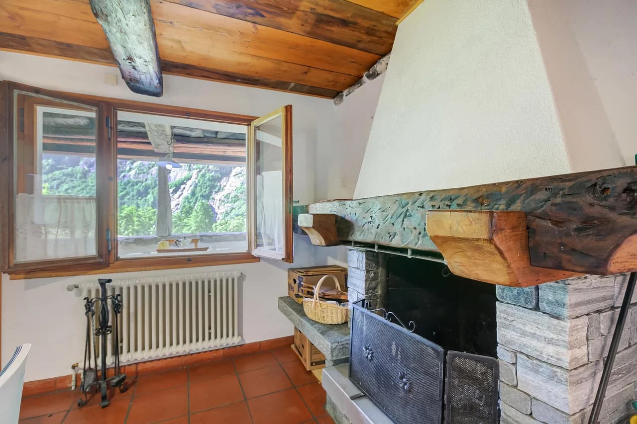 Rustic Chalet with Terraces in Ticino photo 4
