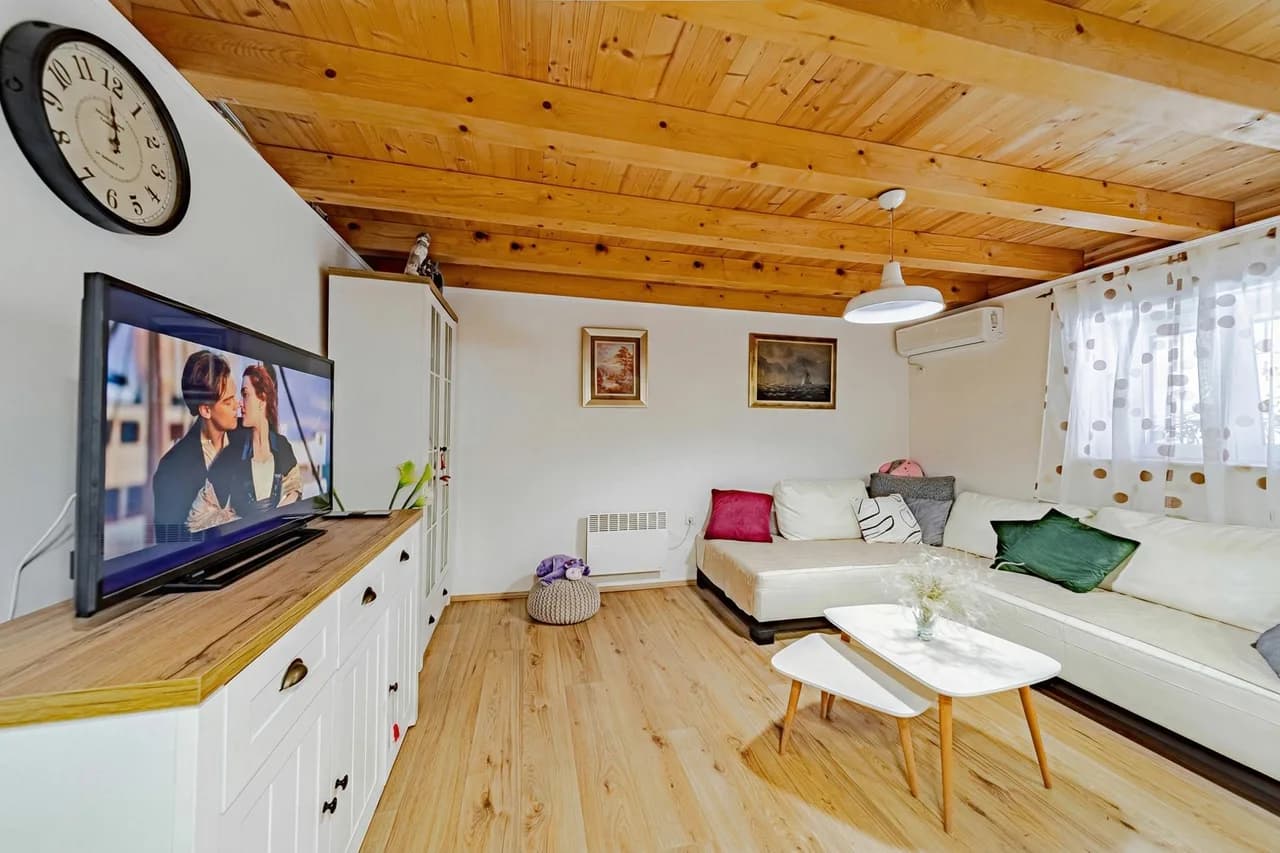 Private Pool Vacation Home in Ljubitovica photo 4