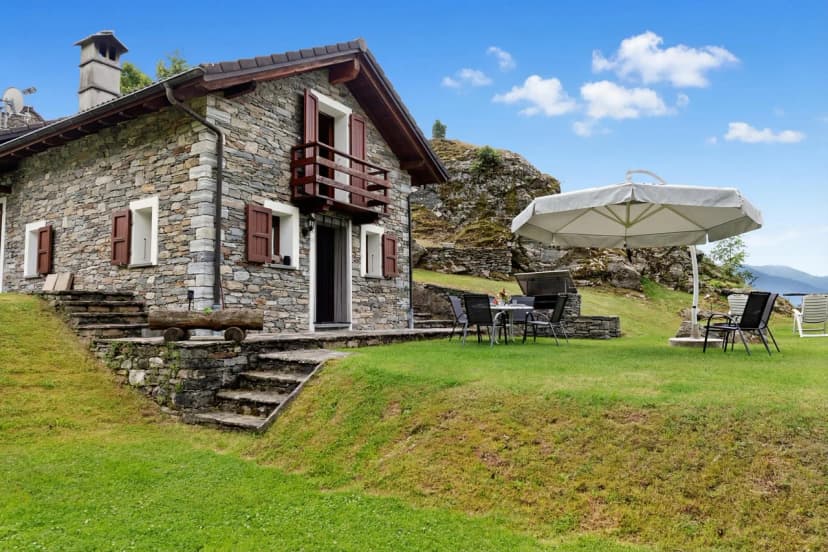 Rustico San Martin with Garden in Monti di Dritto