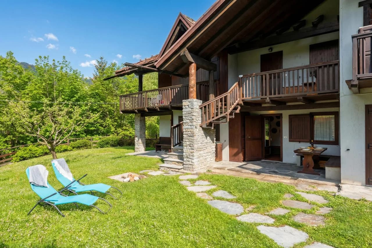 Cozy Apartment with Garden in Courmayeur photo 2