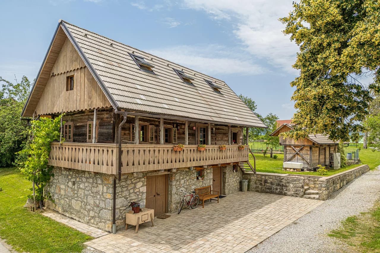 Woodland Chalet near Kolpa River in Gradac