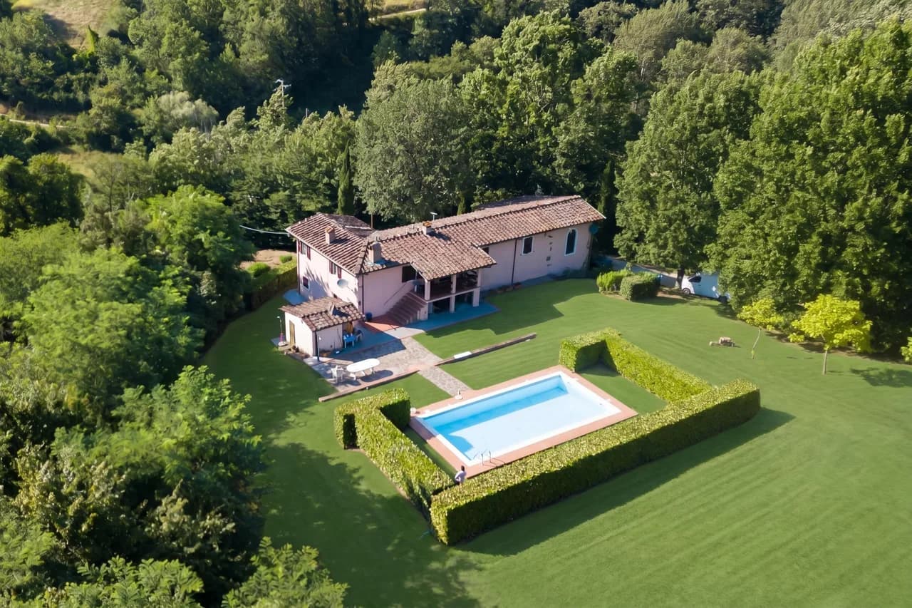 Home Romeo Private Pool Surrounded by Nature