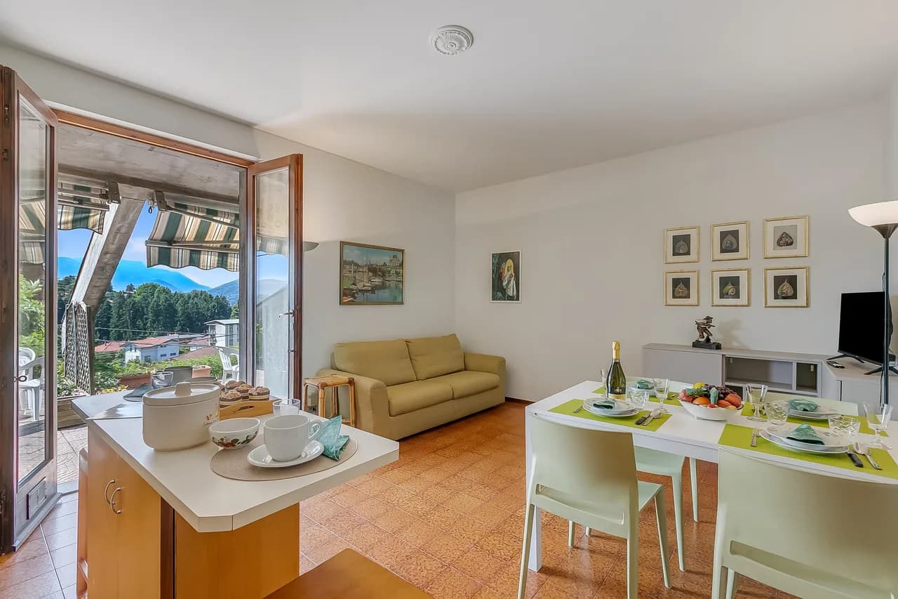 Apt. Giulia: Sunny Terrace and Lake View in Laveno photo 4