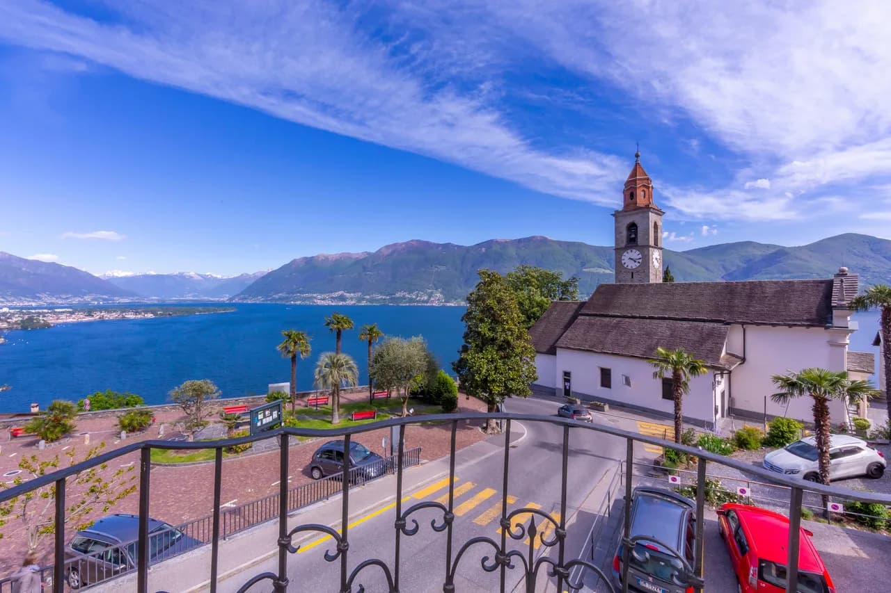 Colorful Terrace Apartment in Ticino photo 2