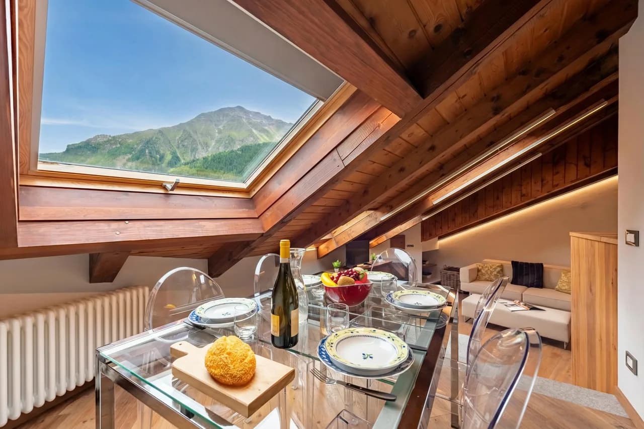 Spacious Three-Bedroom Apartment in Courmayeur photo 3
