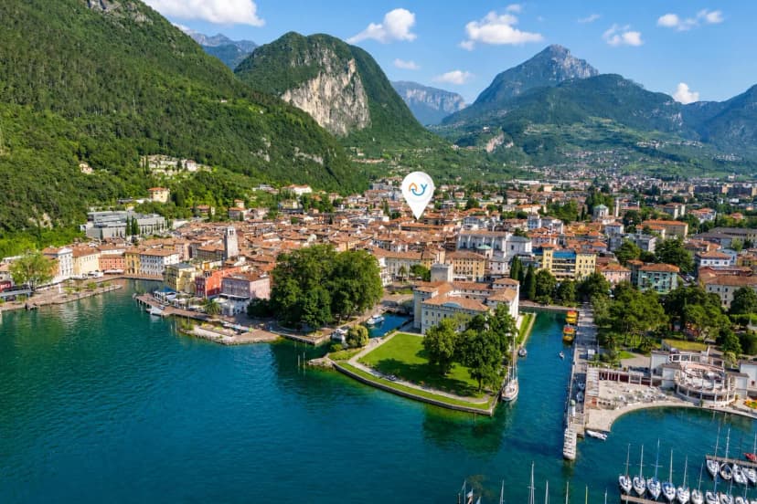 Casa Lucia in Old Riva Town with Balcony View