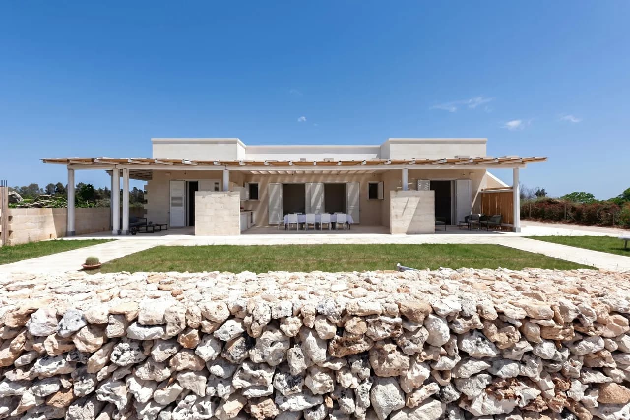 Private Garden Villa in Otranto