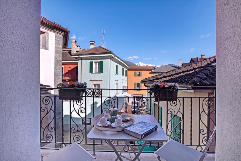 Corte di Ascona 4 with Balconies for 8