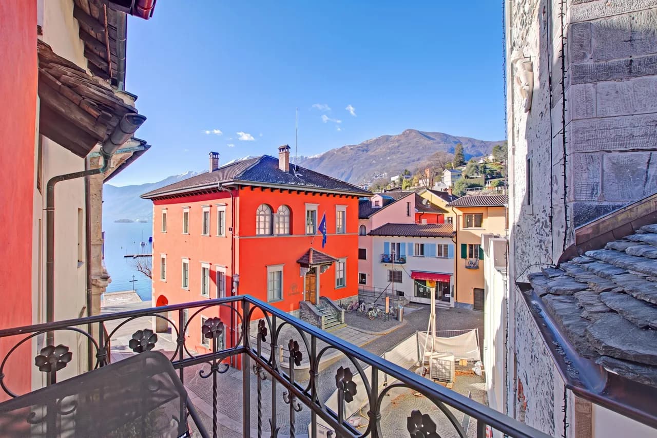 Charming Apartment with Balconies in Ascona, Ticino photo 3