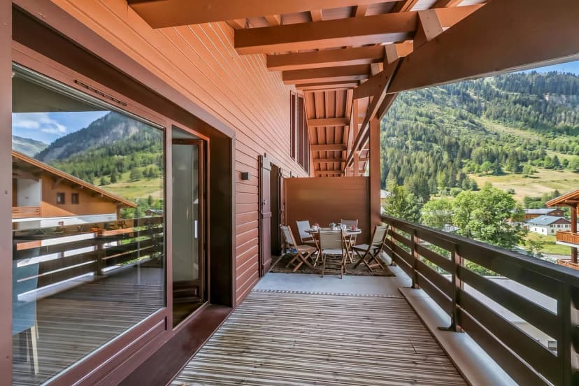 l'Ours Bleu B33 Ski-In at Vallorcine| Shared Pool, Gym & Wellness