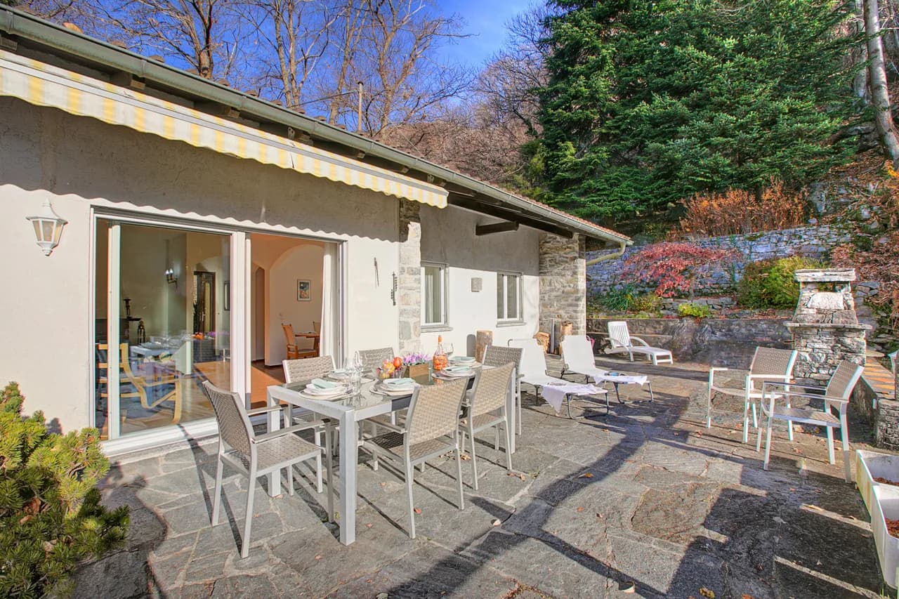 Lakeside Luxury Apartment in Ticino photo 2