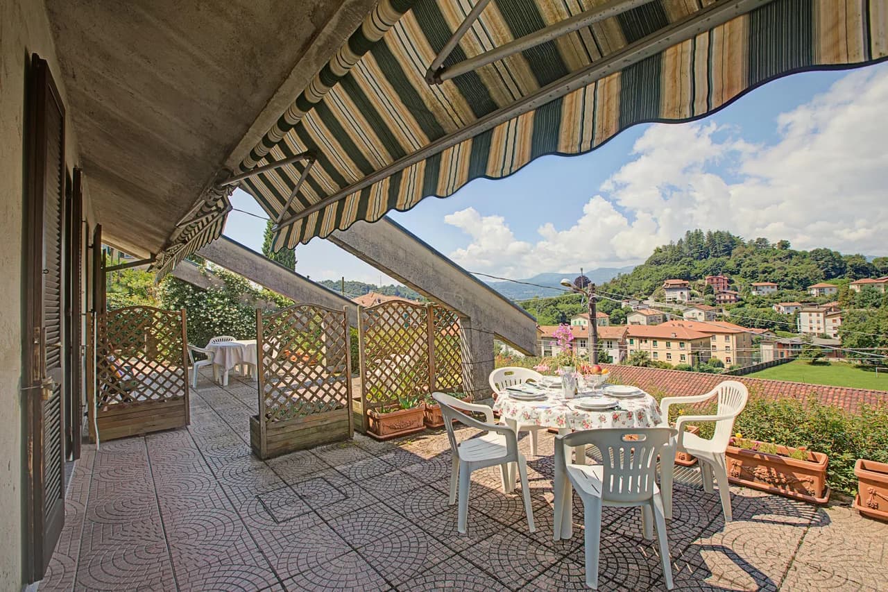 Terrace Lake View Vacation Home in Laveno Mombello photo 2