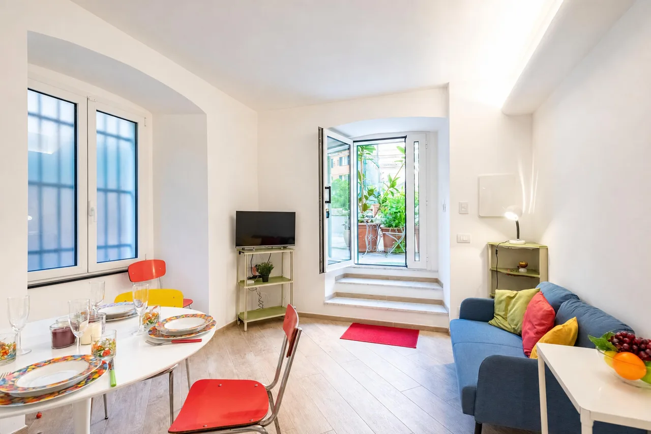 Central Flat with Private Parking in Genova photo 2
