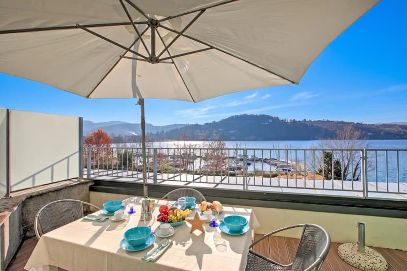 Sogno Sul Lago, Lakefront Balcony