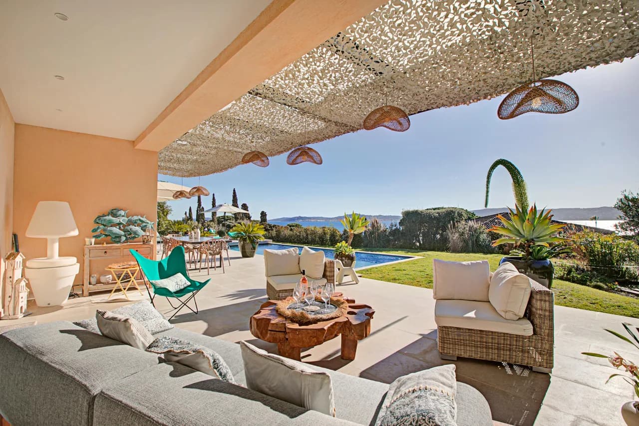 Villa Bayugita With Master Bedroom