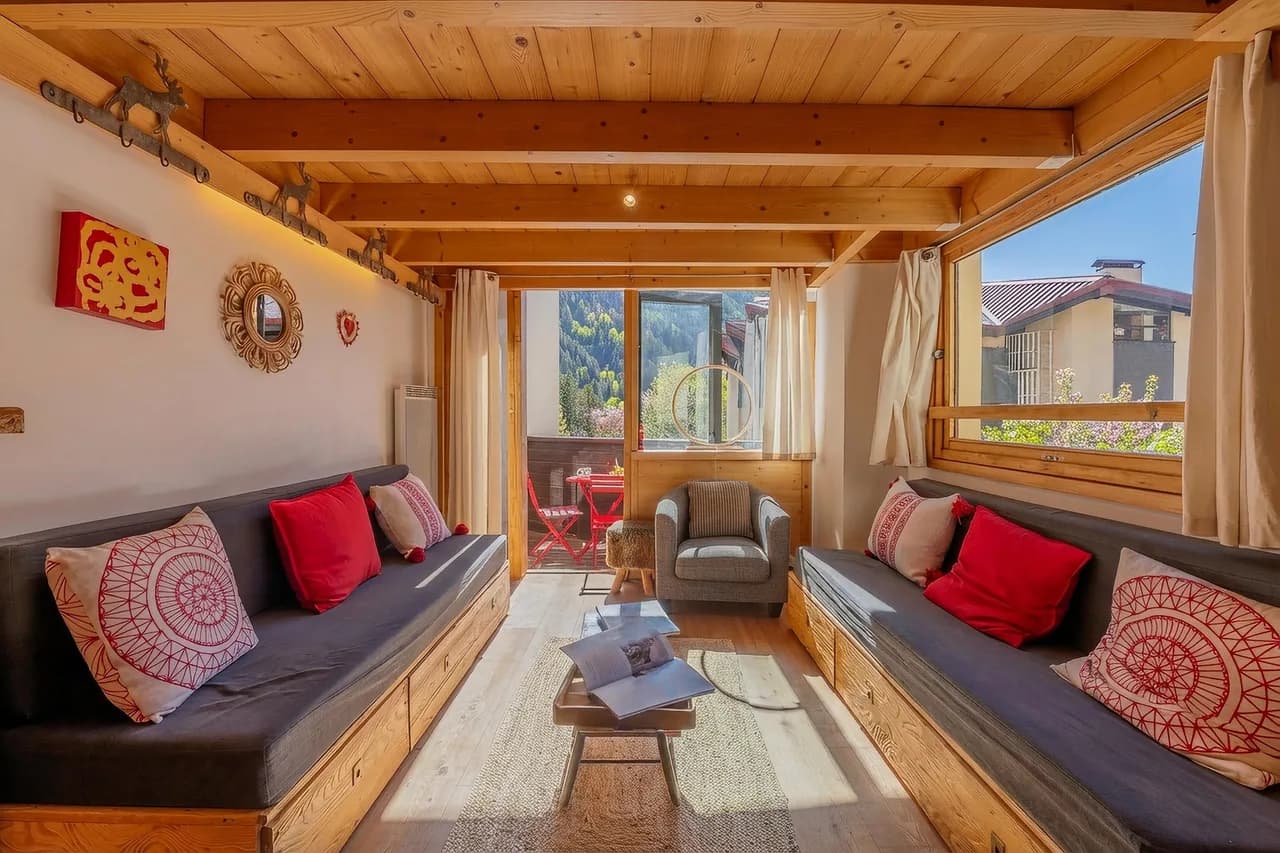 Ski-In Ski-Out Apartment in Argentière, Chamonix, France
