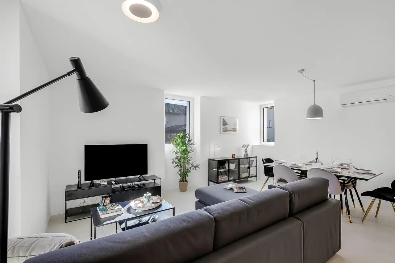 Lakeside Duplex Apartment in Ascona, Ticino photo 2