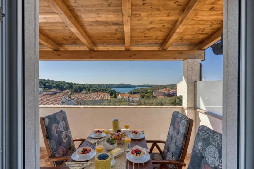 Apt Jakara 3 - Sea View Balcony