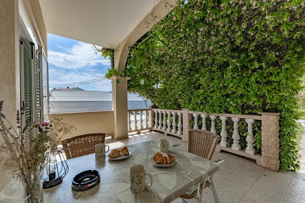 Serene Terrace Apartment in Lopar, Primorje-Gorski Kotar, Croatia photo 2
