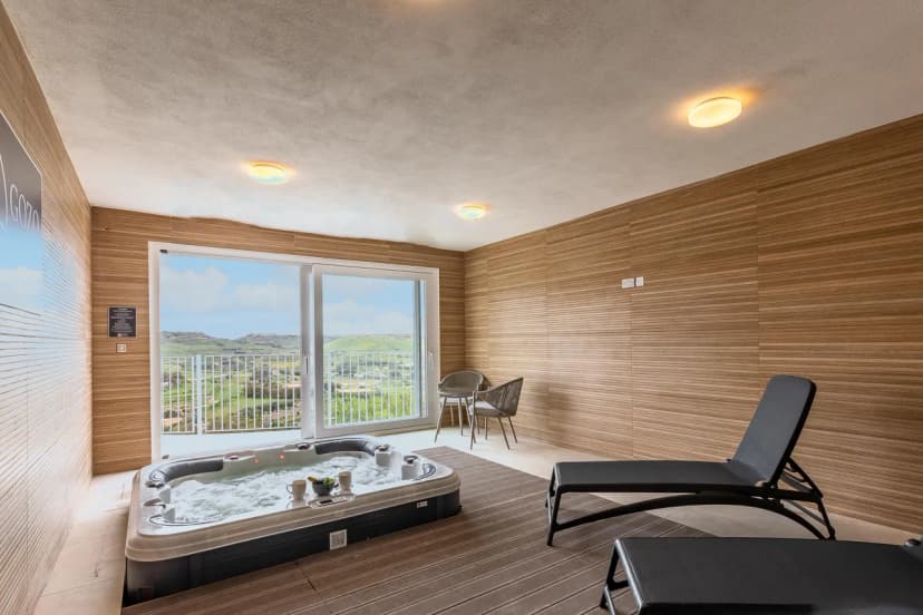 Magnifica Gozitan Villa Pool And Jacuzzi