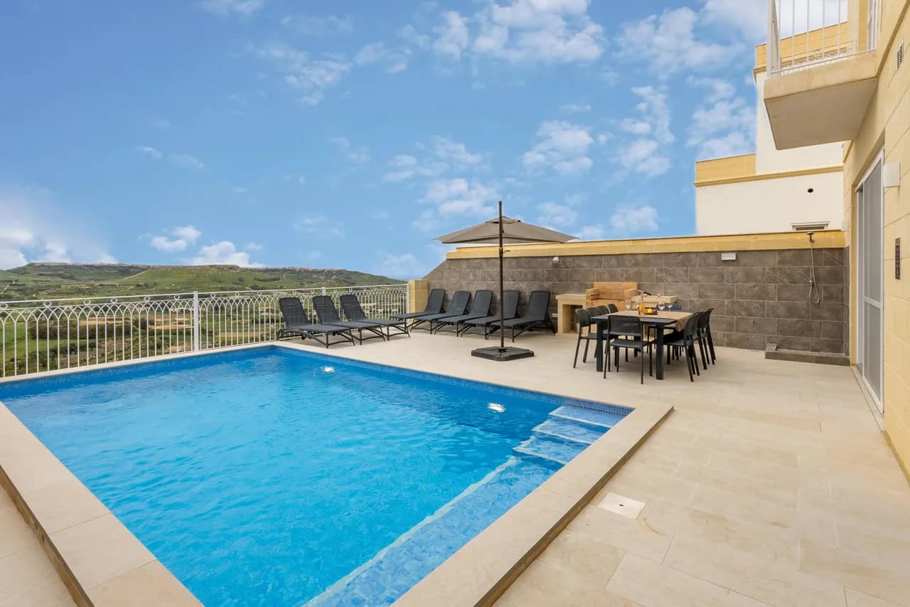Magnifica Gozitan Villa Pool And Jacuzzi photo 2