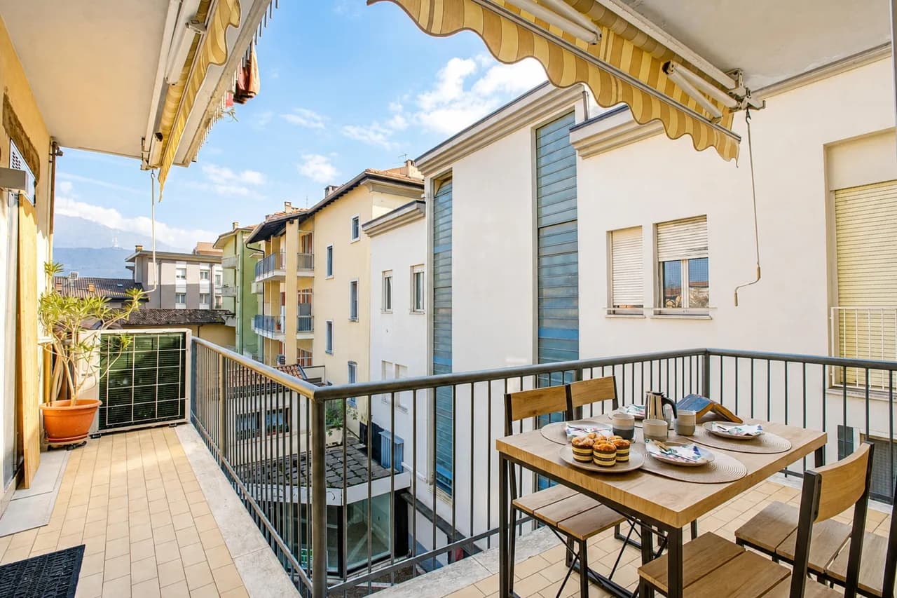 Balcony Dining Apartment in Riva del Garda photo 2