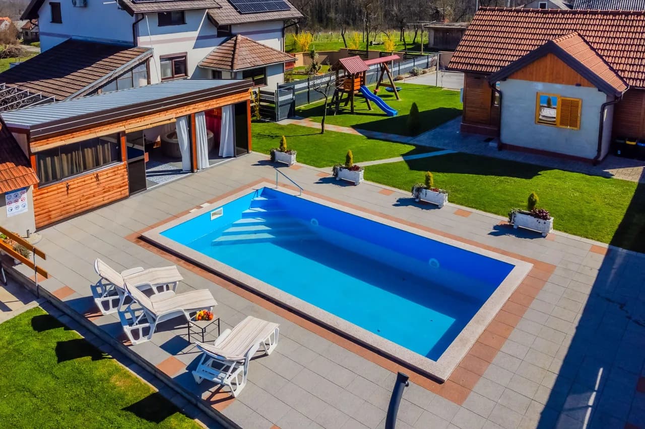 Timber Cottage With Pool photo 2
