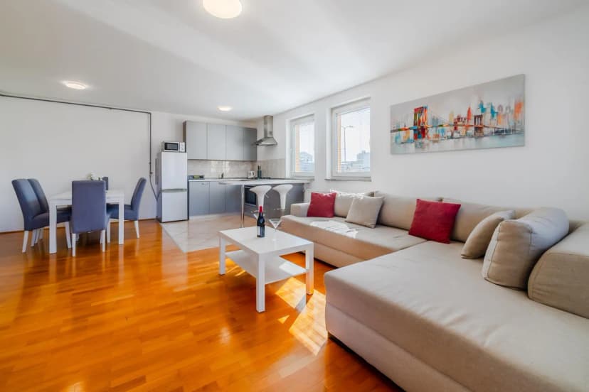 Cherry City Stay Apartment With Parking