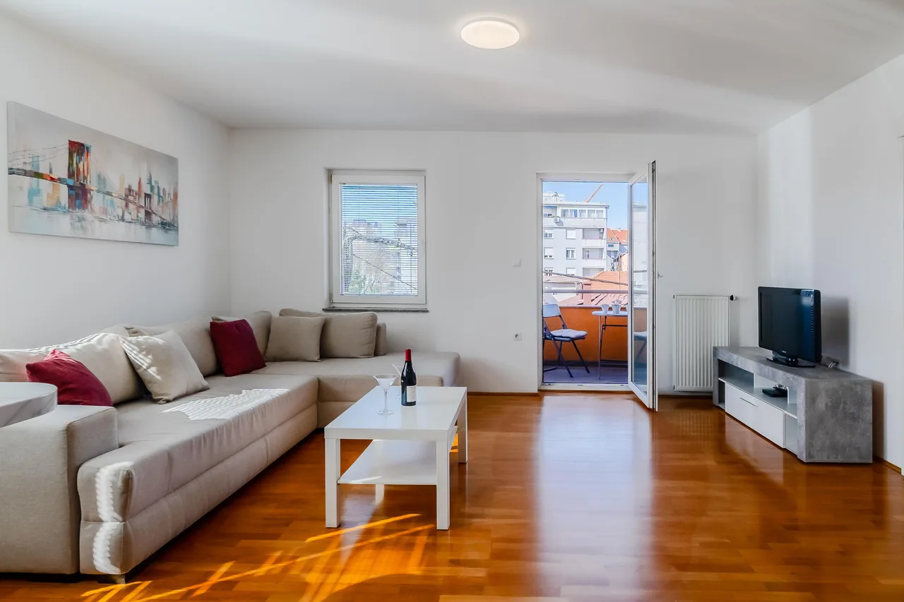 Cherry City Stay Apartment With Parking photo 2