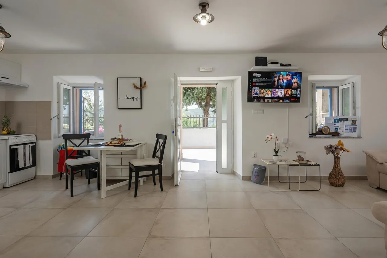 Charming Terrace Vacation Home in Lopar photo 5