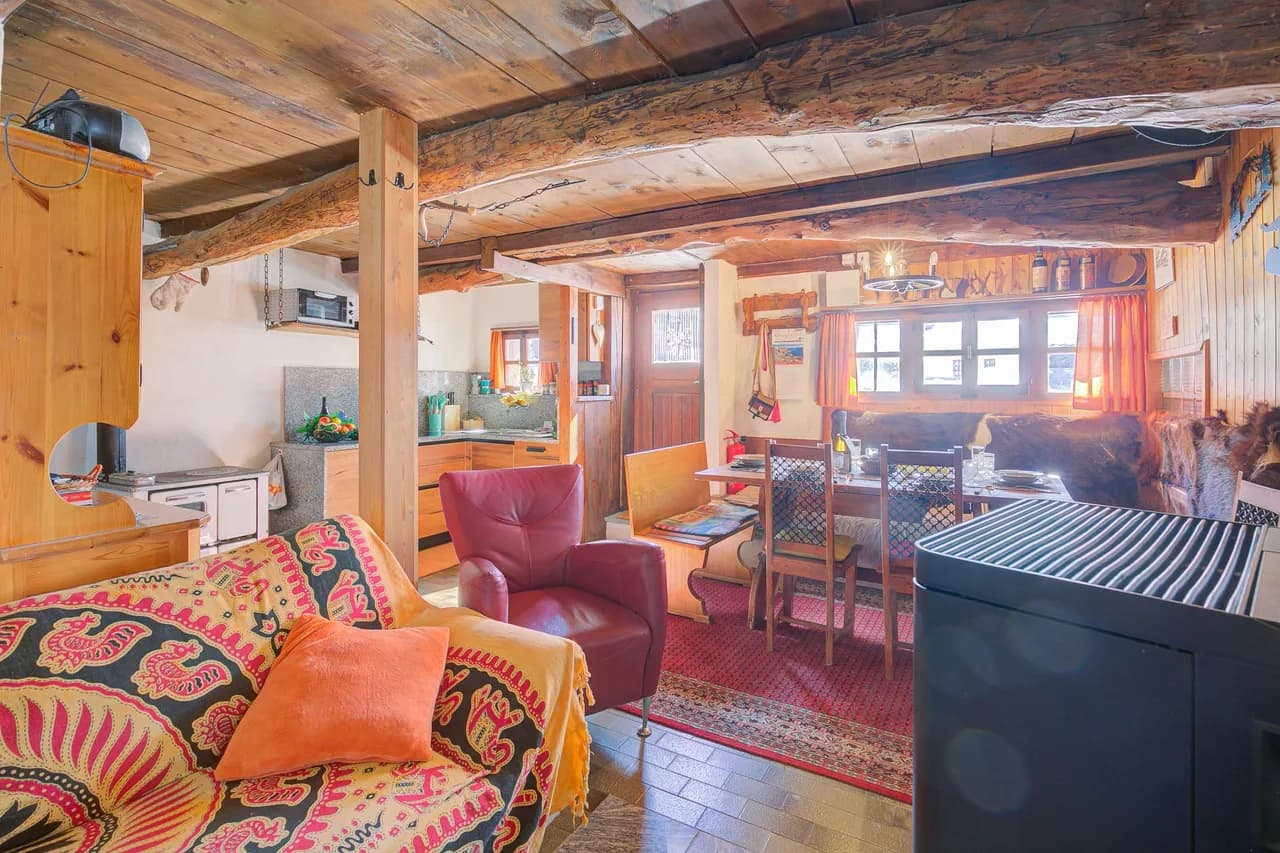 Rustic Chalet in Bosco Gurin, Ticino photo 3