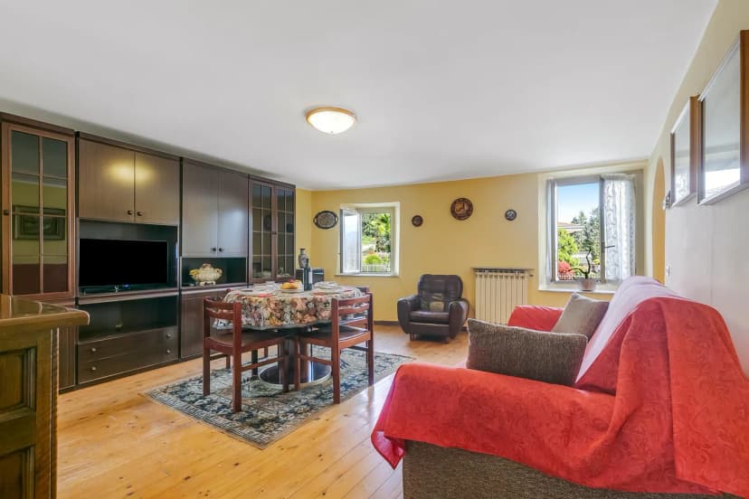 Old Pella: 100m to Lake Orta, Terrace and Views