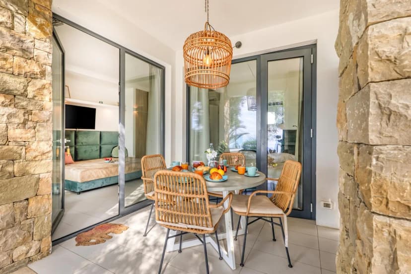 Boutique Pool Apt. Balzi Rossi - Roma 4