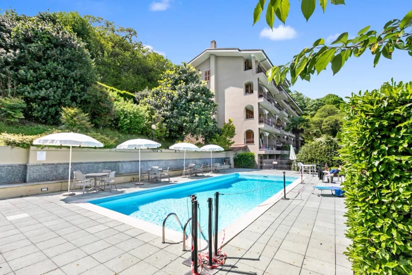 Elegant Panorama Lake View Terrace with Pool