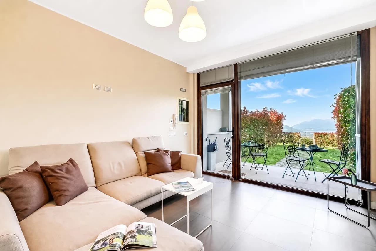 Aquavista Pool and Lake Maggiore View photo 4