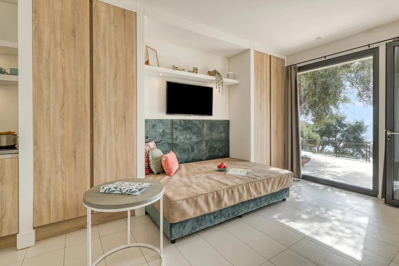 Modern Coastal Vacation Home in Ventimiglia photo 3