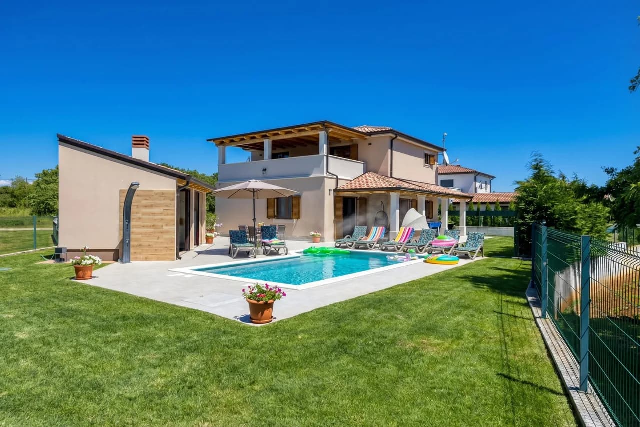 Pool and Fun Villa Stella Klarici