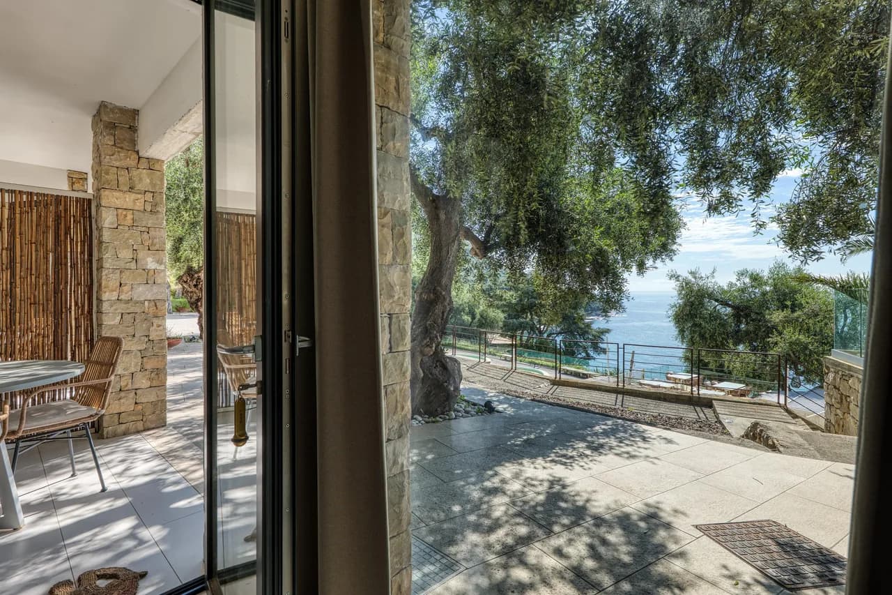 Elegant Coastal Vacation Home in Ventimiglia photo 2