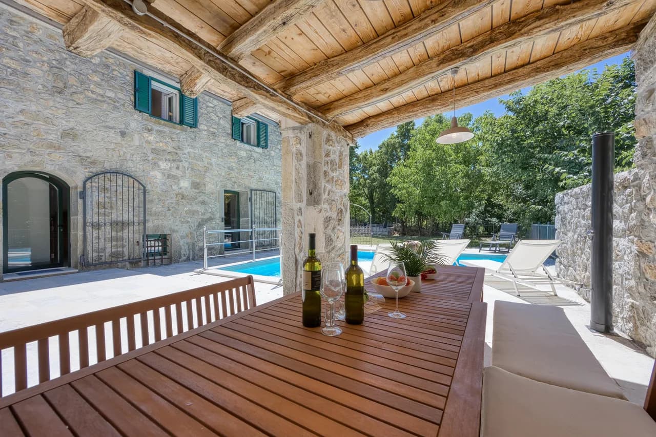 Stone Pool Villa in Brgudac photo 3