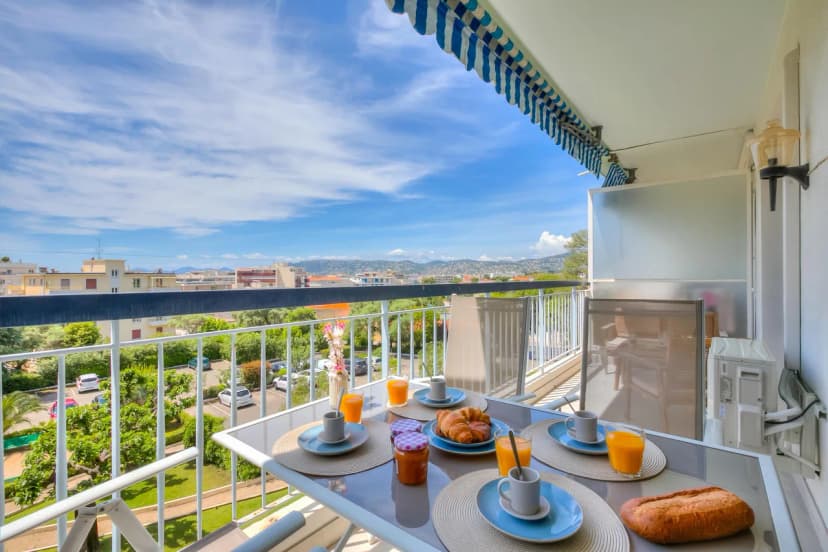 Lovely Apartment - 5min From Beach