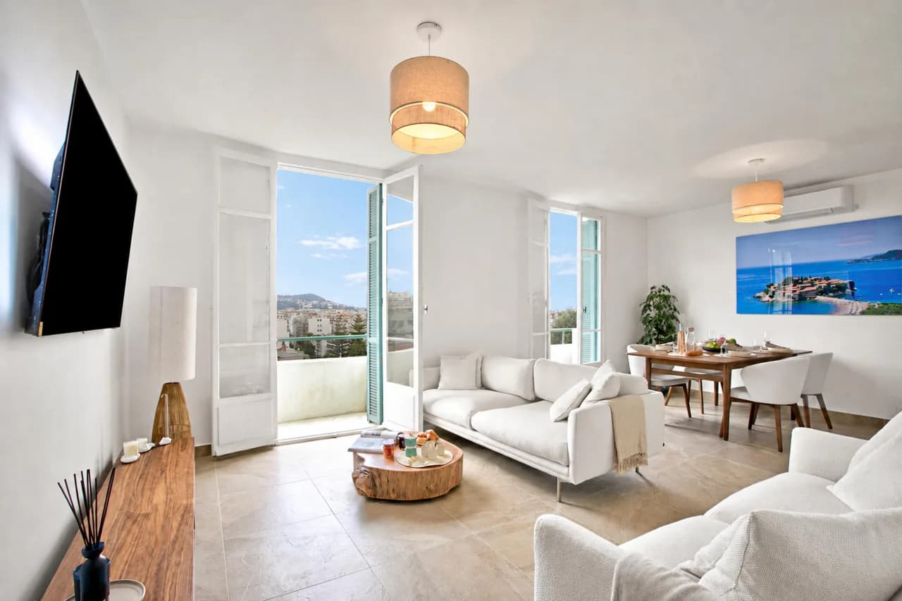 Modern City-View Apartment in Provence Alpes Cote D'Azur