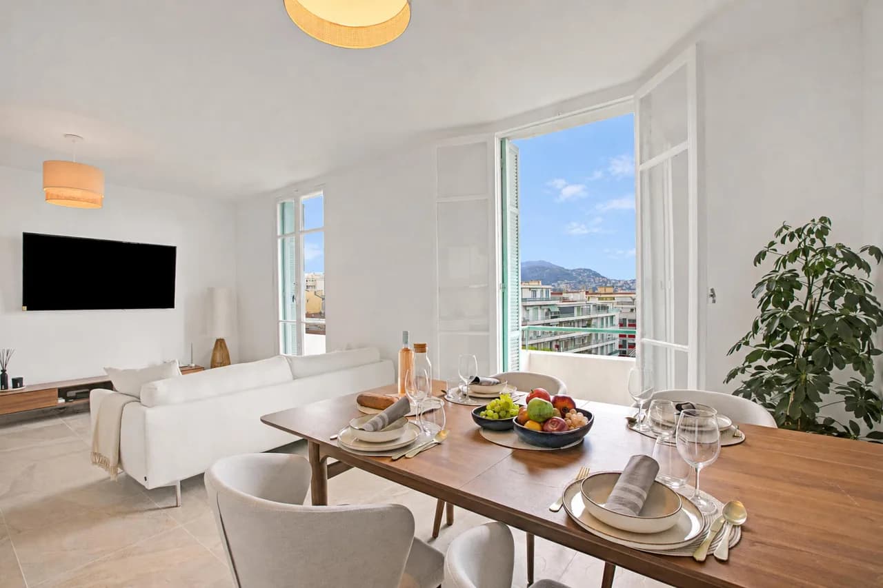 Modern City-View Apartment in Provence Alpes Cote D'Azur photo 2