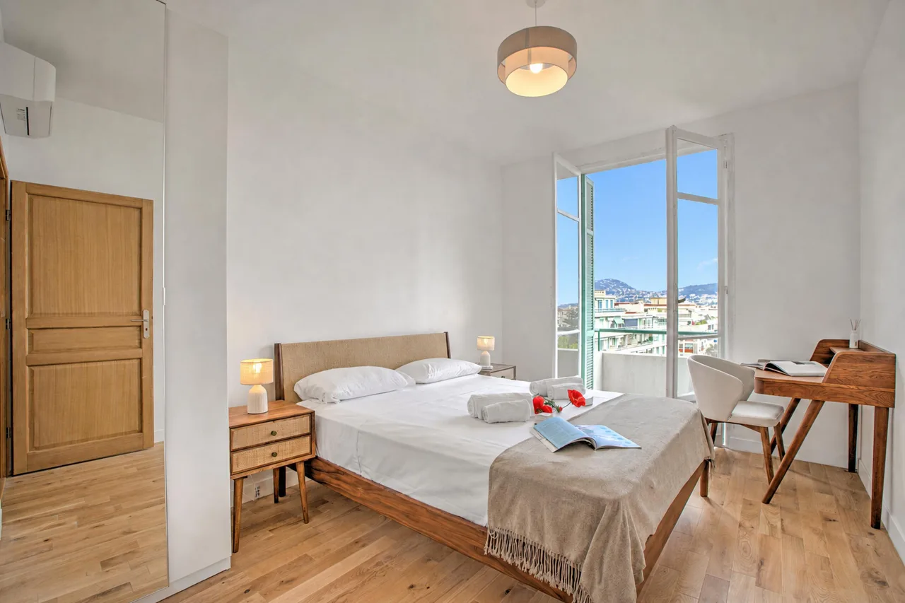 Modern City-View Apartment in Provence Alpes Cote D'Azur photo 5