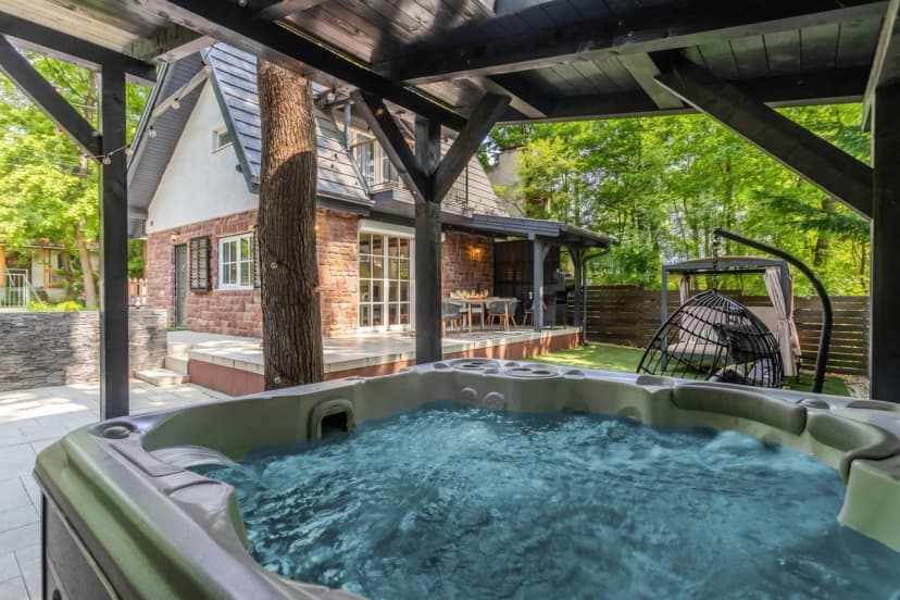 BalChill House With Sauna And Jacuzzi