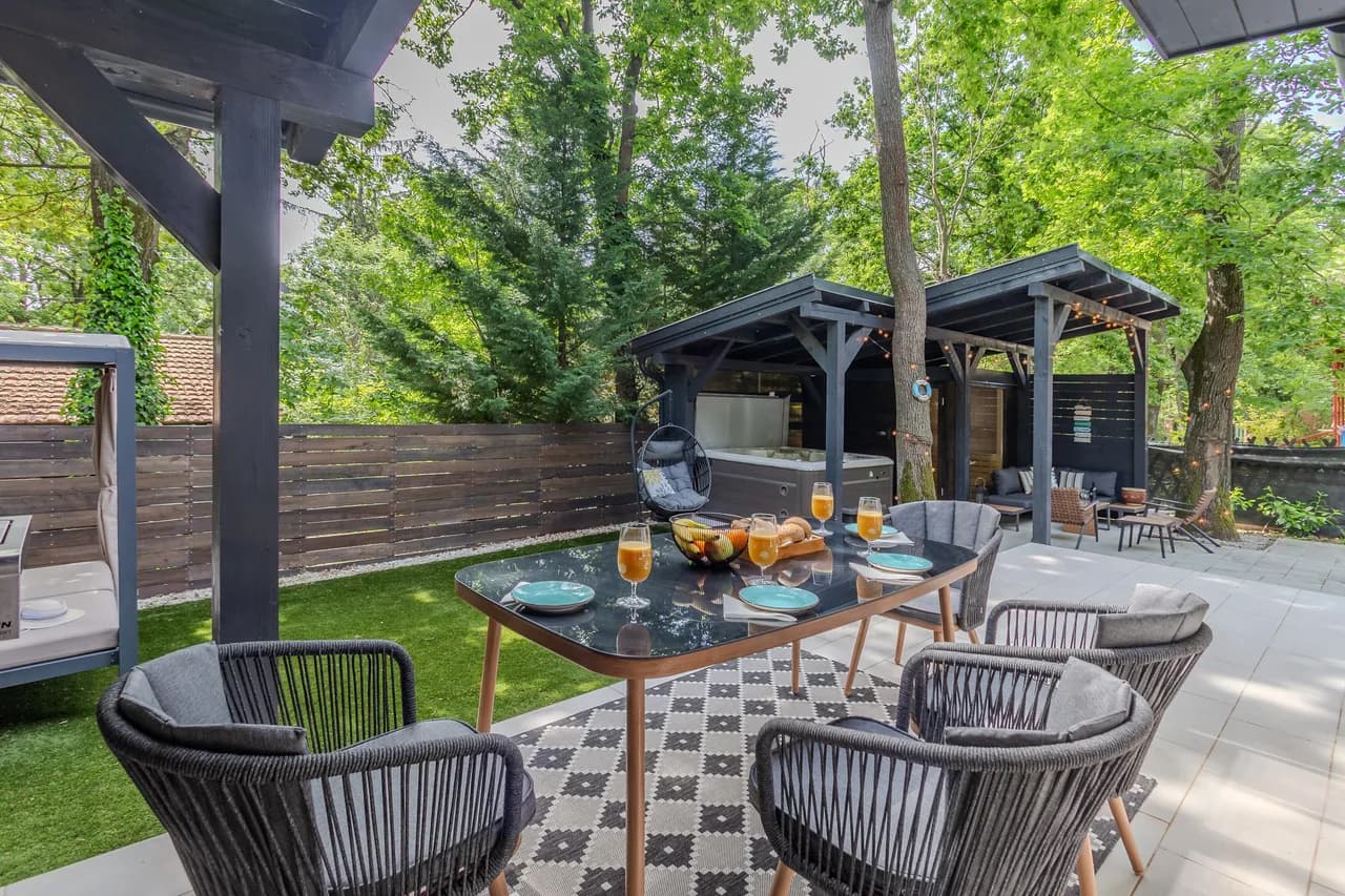BalChill House With Sauna And Jacuzzi photo 2