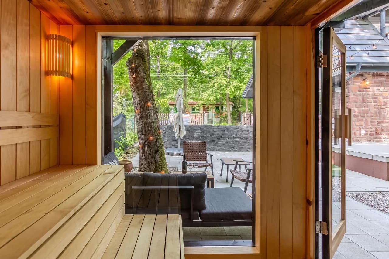 BalChill House With Sauna And Jacuzzi photo 3
