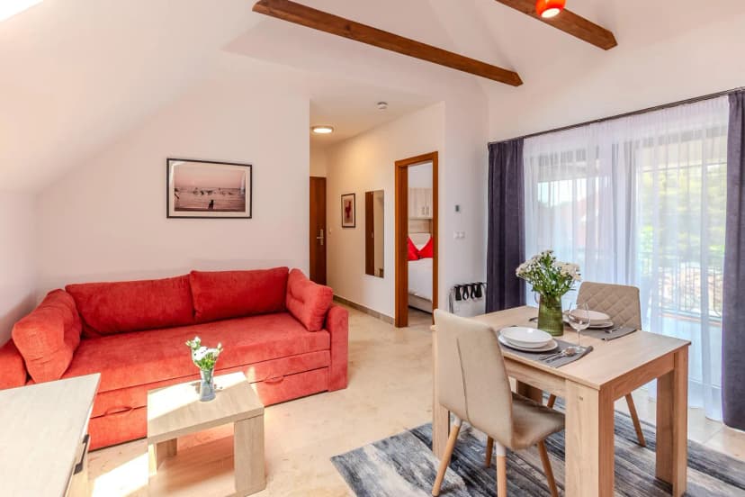 Fulop Panzio-Red Lollipop Apartment