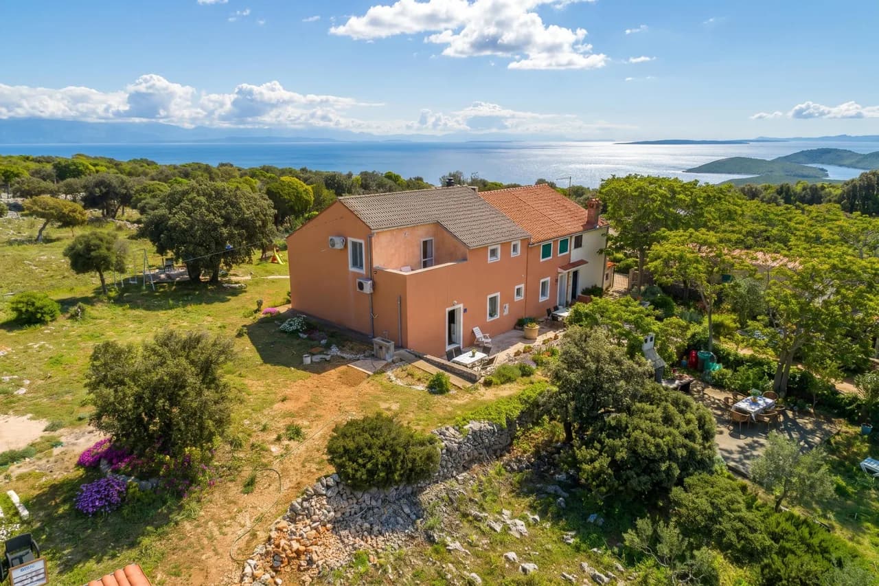 Island Top Sea View 2BR Apartment I