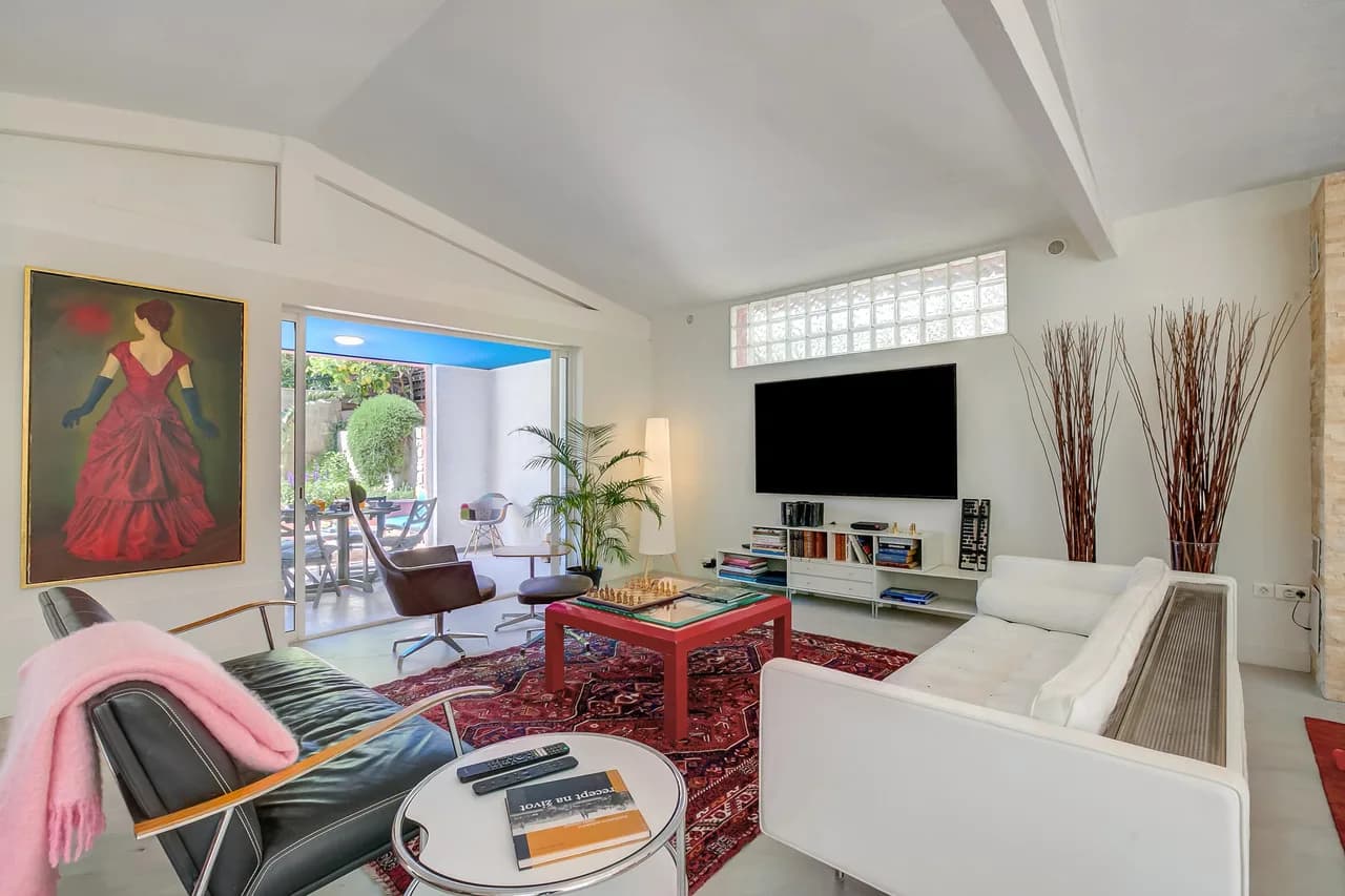 Artful Loft Retreat - Terrace, Parking photo 2