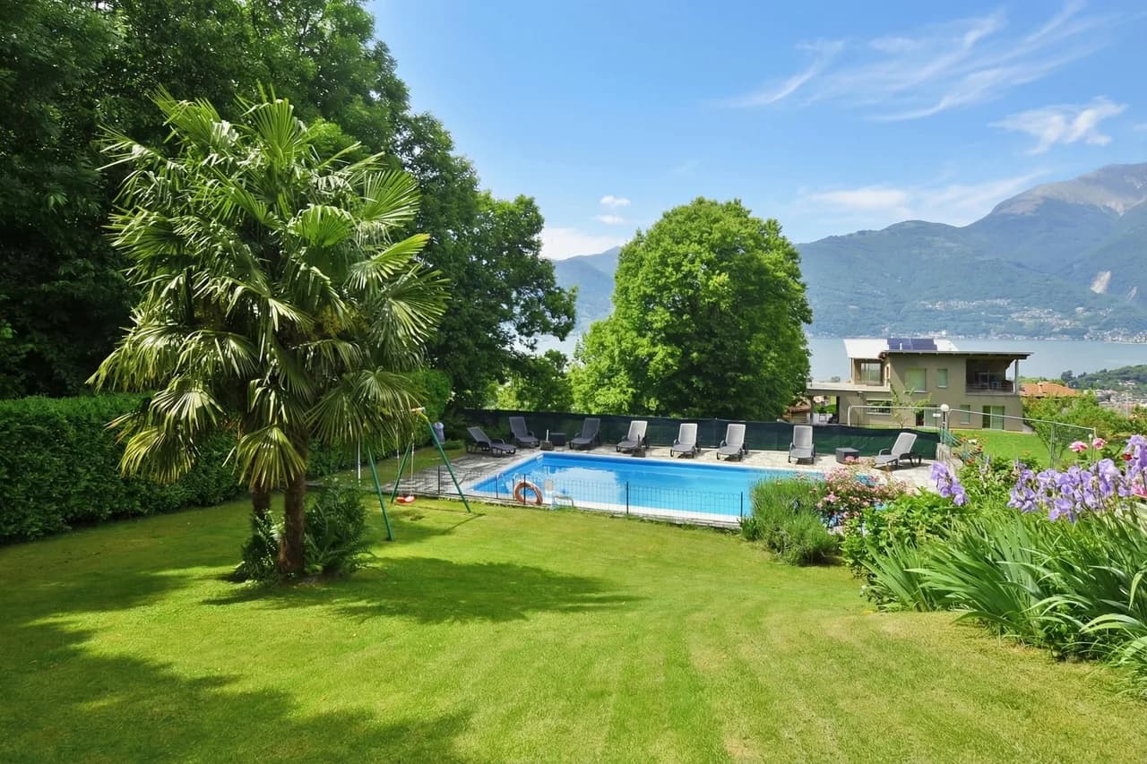 Lakeside Vacation Home in Colico photo 5